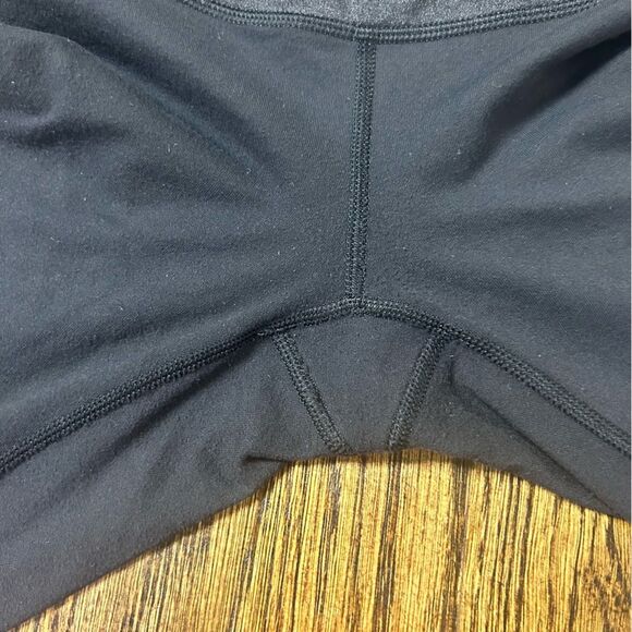 Lululemon Black Leggings Size 4 30” Inseam *Small flaws* Shiny Waistband - Picture 9 of 16